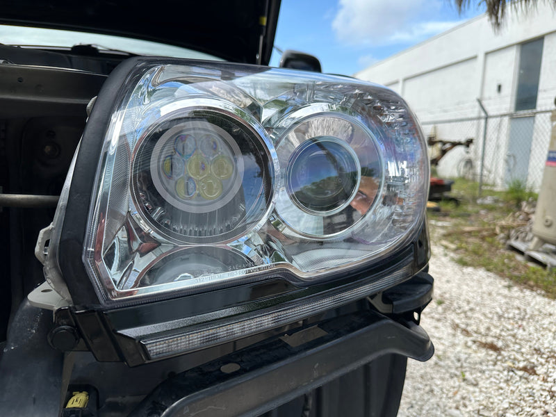 Load image into Gallery viewer, 2006-2009 4th Gen 4Runner LED Turn Signal Filler Panels w/ DRL
