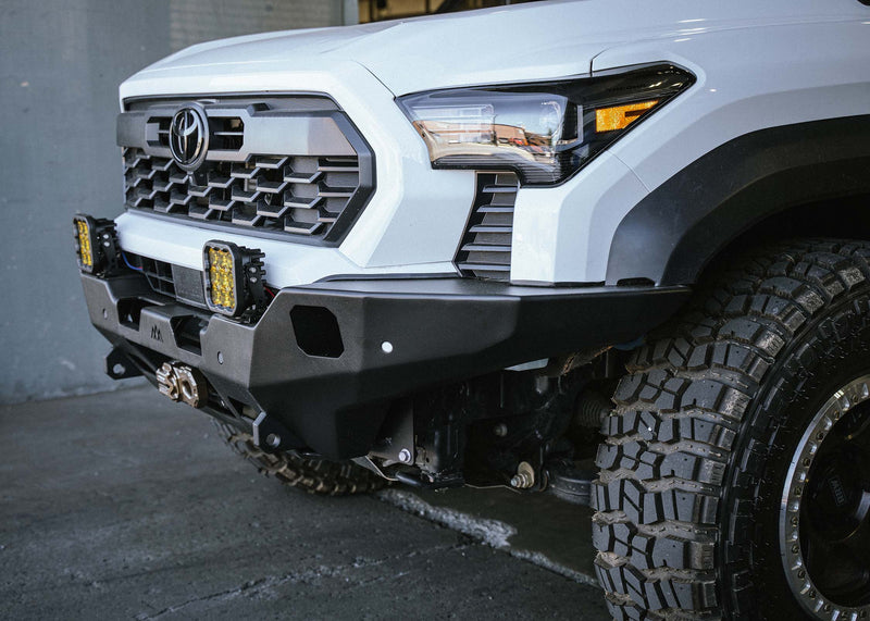Load image into Gallery viewer, Toyota Tacoma 4th Gen (2024+) Hi-Lite Overland Front Bumper [No Bull Bar]
