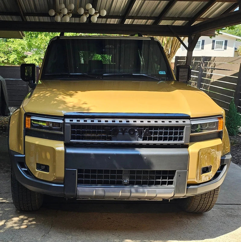 Load image into Gallery viewer, TOYOTA Front Grille Emblem Kit - 2024+ Land Cruiser / 07-14 FJ Cruiser
