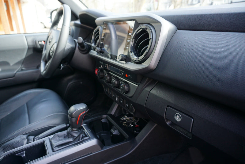 Load image into Gallery viewer, Vent Rings (2016-2023 Tacoma) - BLACK

