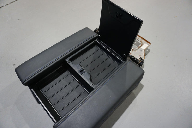 Load image into Gallery viewer, Center Console Tray Liner (2022+ Tundra Platinum) - 2PC BLACK

