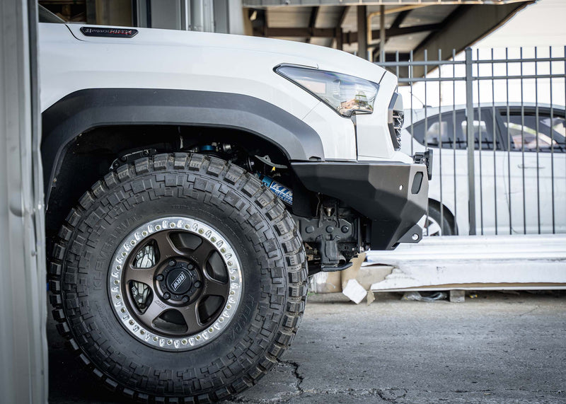 Load image into Gallery viewer, Toyota Tacoma 4th Gen (2024+) Hi-Lite Overland Front Bumper [No Bull Bar]
