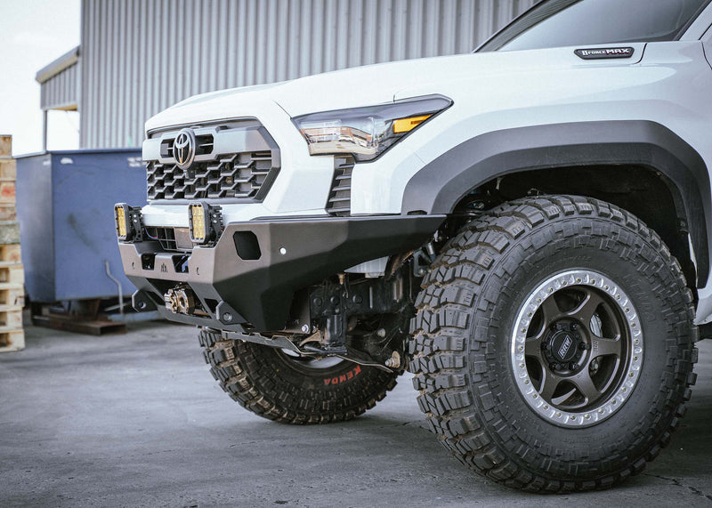 Load image into Gallery viewer, Toyota Tacoma 4th Gen (2024+) Hi-Lite Overland Front Bumper [No Bull Bar]
