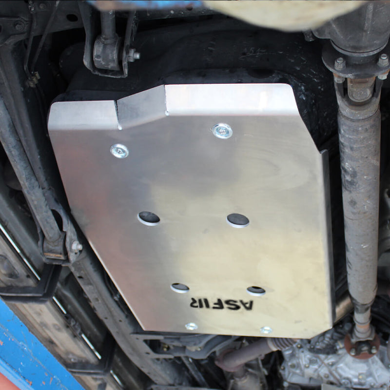 Load image into Gallery viewer, Toyota Land Cruiser 100 / Lexus LX 470 Fuel Tank Skid Plate
