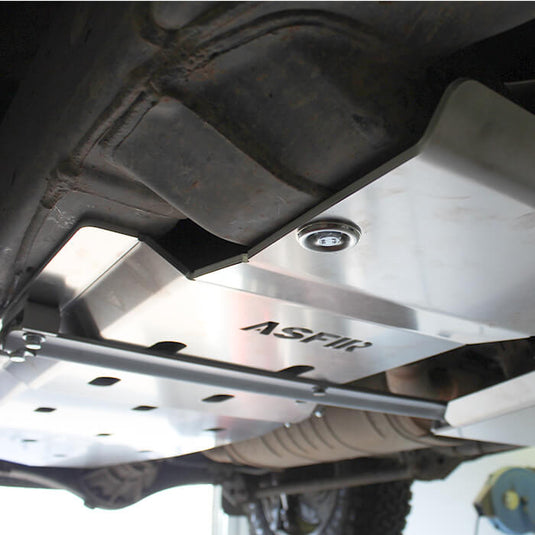 Toyota Land Cruiser 200 / Lexus LX570 Fuel Tank Skid Plate