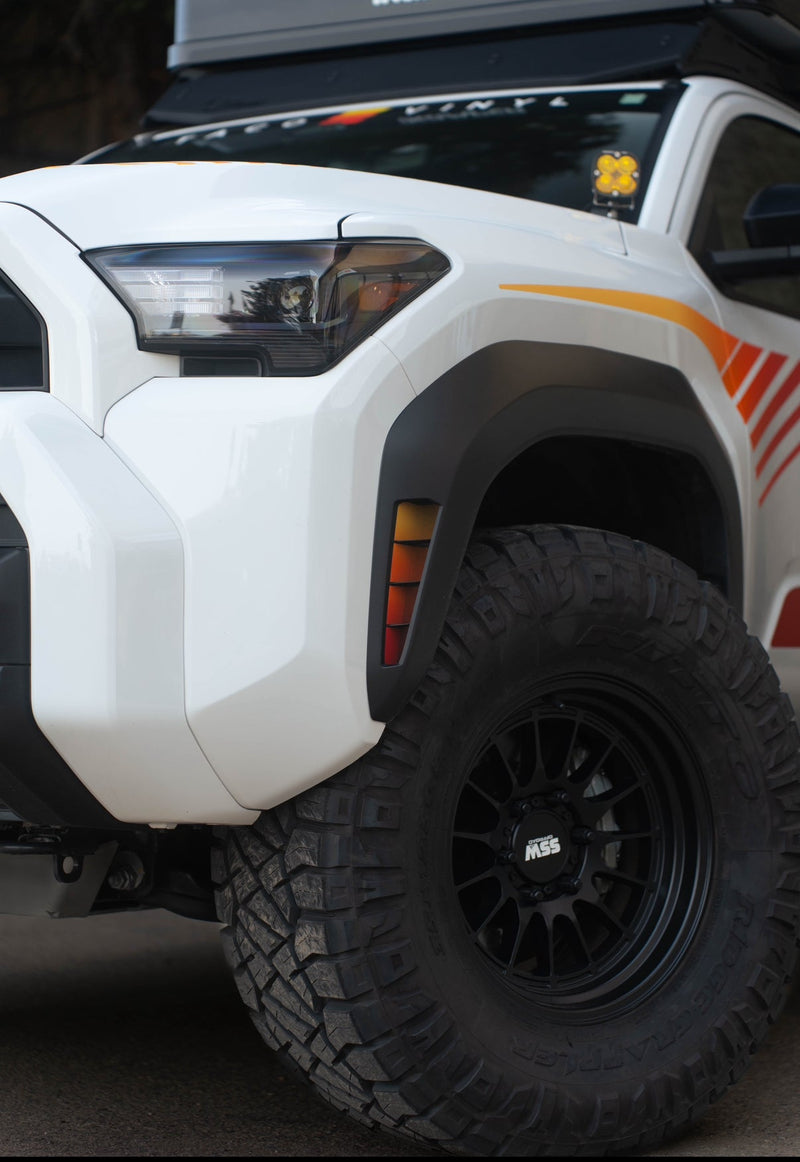 Load image into Gallery viewer, 2025+ 4Runner Gradient Fender Vents
