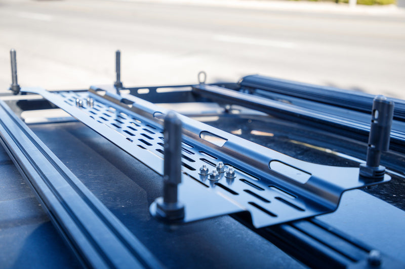 Load image into Gallery viewer, Overland Kitted Universal Mounting Plate for MAXTRAX® MKII and XTREME
