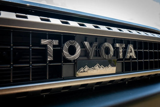 "TOYOTA" Topo Front Grille Emblem Kit - 2024+ Land Cruiser  / 07-14 FJ Cruiser