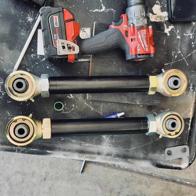 Load image into Gallery viewer, Rear Adjustable Control Arms (01-07 Sequoia)

