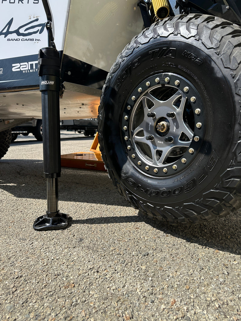 Load image into Gallery viewer, CarbonPro Hydraulic Jack with Mounting Clamps MLH 48&#39;&#39;
