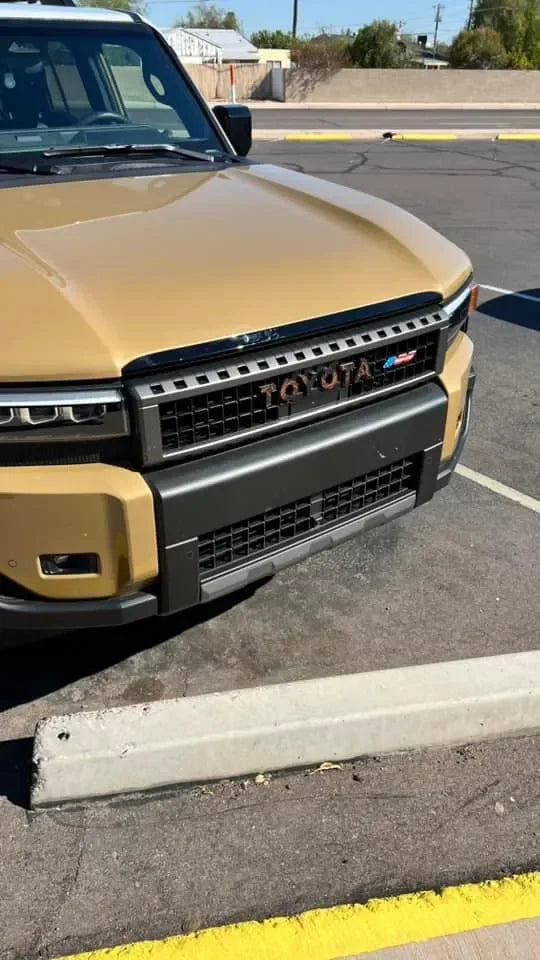 Load image into Gallery viewer, &quot;TOYOTA&quot; Topo Front Grille Emblem Kit - 2024+ Land Cruiser  / 07-14 FJ Cruiser
