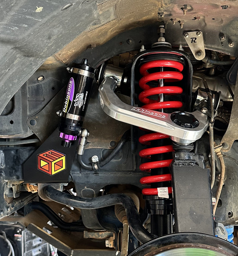 Load image into Gallery viewer, OEO Front Reservior Mounts for Dobinsons MRR - 4Runner/FJ Cruiser/Tacoma/GX470
