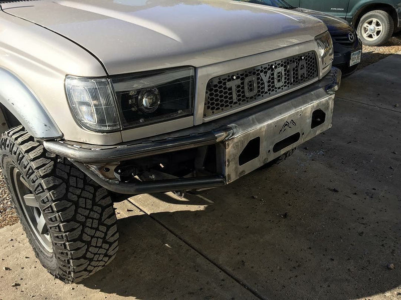 Load image into Gallery viewer, 1996-2002 3rd Gen 4Runner Clear/Black Corner Lights

