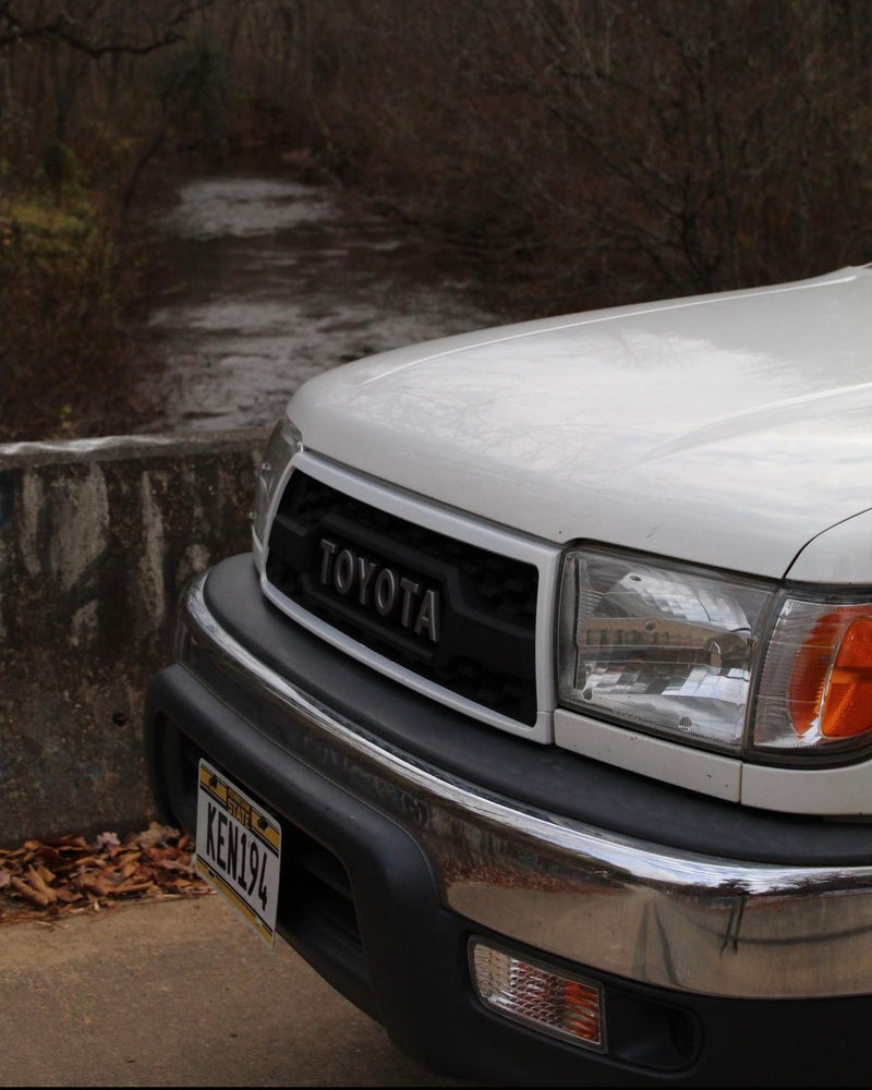 Load image into Gallery viewer, 1996-2002 3rd Gen 4Runner TRD Grille
