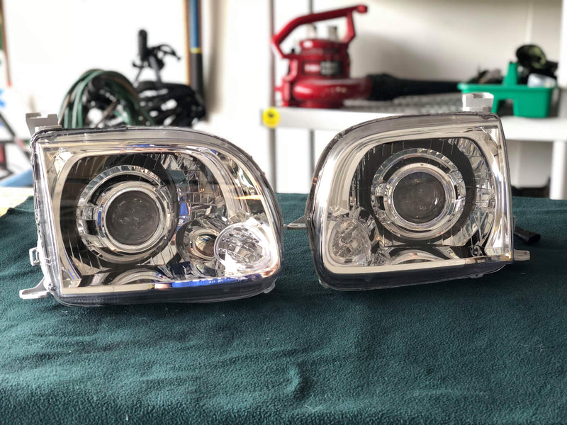 Load image into Gallery viewer, 2005-2007 Sequoia &amp; 2005-2006 Tundra LED Retrofit Headlights
