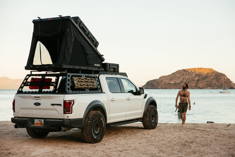 Load image into Gallery viewer, The Desperado Hardshell Rooftop Tent
