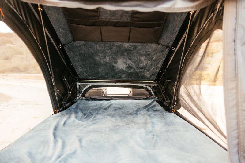 Load image into Gallery viewer, The Desperado Hardshell Rooftop Tent
