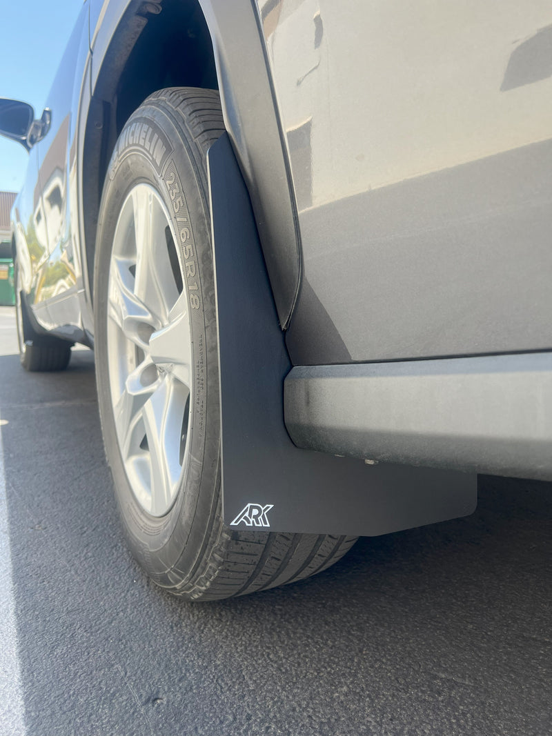 Load image into Gallery viewer, 2020+ Toyota Highlander TriXPoly Mid Mudflaps
