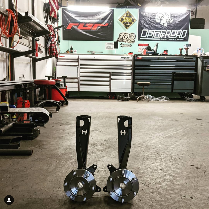 Load image into Gallery viewer, HFW Spindle Gussets (3rd Gen 4Runner, 1st Gen Tacoma/Tundra/Sequoia)
