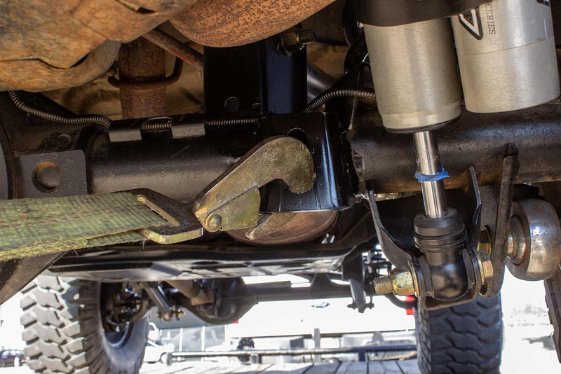 Load image into Gallery viewer, Tie Down Ratchet Strap Bracket - Weld On Axle
