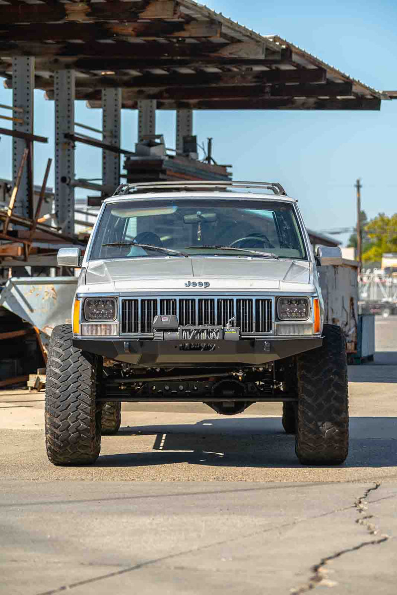Load image into Gallery viewer, Full Width Front Winch Bumper For Jeep XJ

