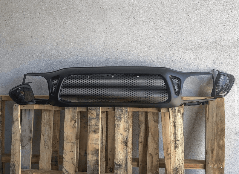 Load image into Gallery viewer, 2001-2004 1st Gen Tacoma Mesh Grille
