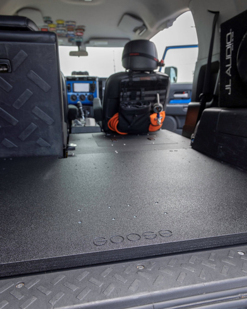 Load image into Gallery viewer, Toyota FJ Cruiser 2006-2014 - Second Row Seat Delete Plate System
