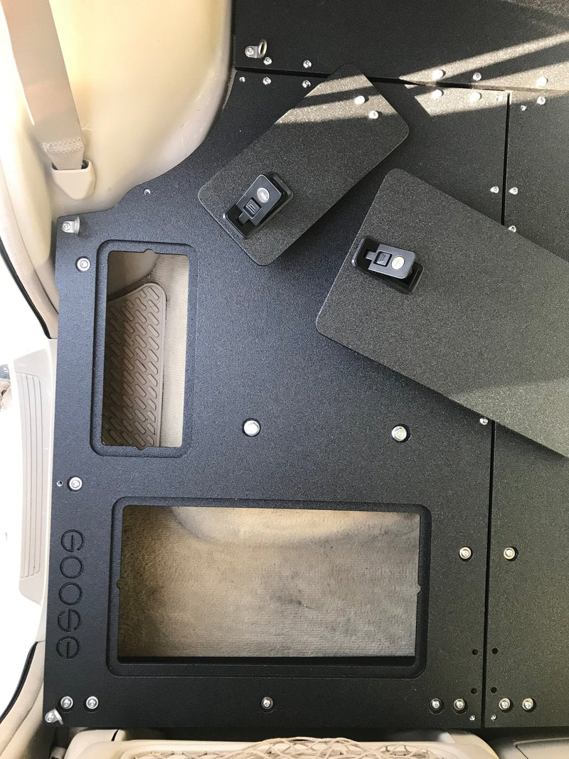 Load image into Gallery viewer, Toyota Land Cruiser 1998-2007 100 Series - Second Row Seat Delete Plate System
