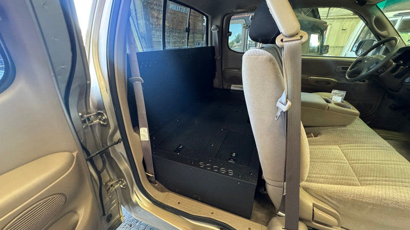 Load image into Gallery viewer, Toyota - Tundra - 2000-2006 - 1st Gen - Access Cab - Explore Series - Seat Delete Plate System - Second Row - 100%
