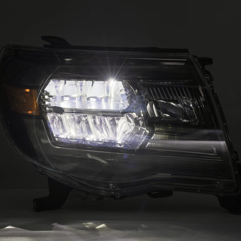 Load image into Gallery viewer, 05-11 Toyota Tacoma LUXX-Series LED Crystal Headlights Black
