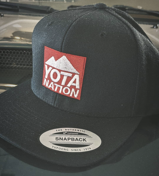 Black Snapback Hat Red Yota Nation Logo - Yota Nation